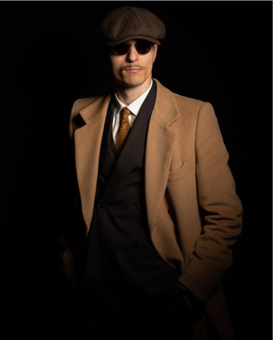 Manuël™ | Klassieke detective pet